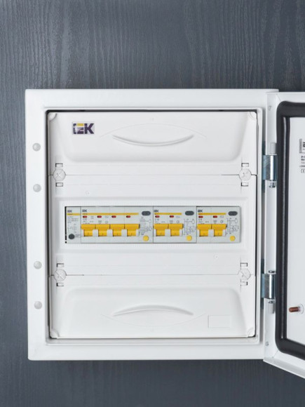 IEK KARAT Дифференциальный автомат АД14S 4P 32А 100мА тип AC IEK, MAD13-4-032-C-100