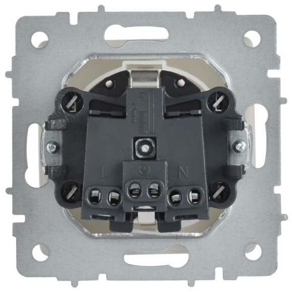 IEK BRITE Розетка 1-местная с заземлением с защитными шторками и крышкой 16А IP44 РСбш10-3-44-БрАБ арктический белый IEK, BR-R16-16-44-K91
