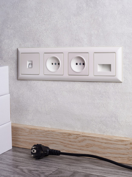 IEK BRITE Рамка 4-местная РУ-4-Бр бежевый/жемчужный , BR-M42-12-1-K10