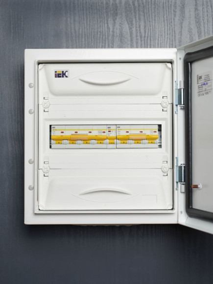 IEK KARAT Автоматический выключатель ВА47-29 1P C 6А 4,5кА IEK, MVA20-1-006-C