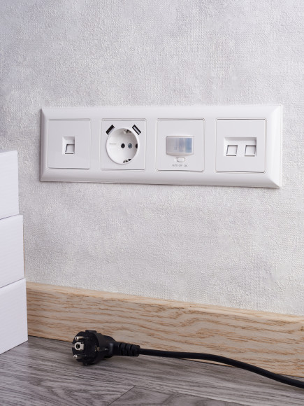 IEK BRITE Рамка 4-местная РУ-4-Бр белый/белый , BR-M42-12-K01