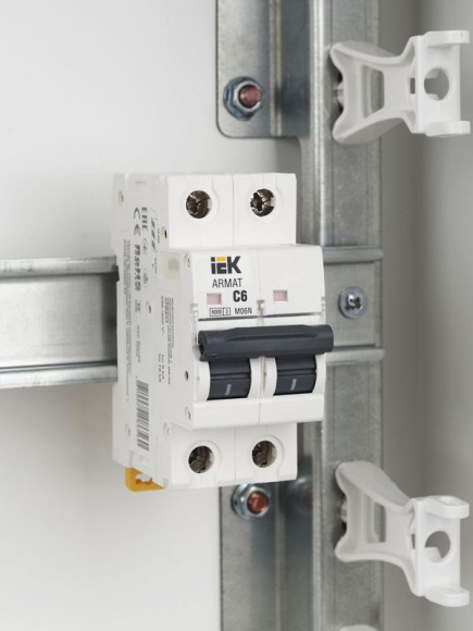IEK ARMAT Автоматический выключатель M06N 2P C 6А IEK, AR-M06N-2-C006
