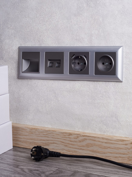 IEK BRITE Рамка 4-местная РУ-4-Бр алюминий/алюминий , BR-M42-12-K47