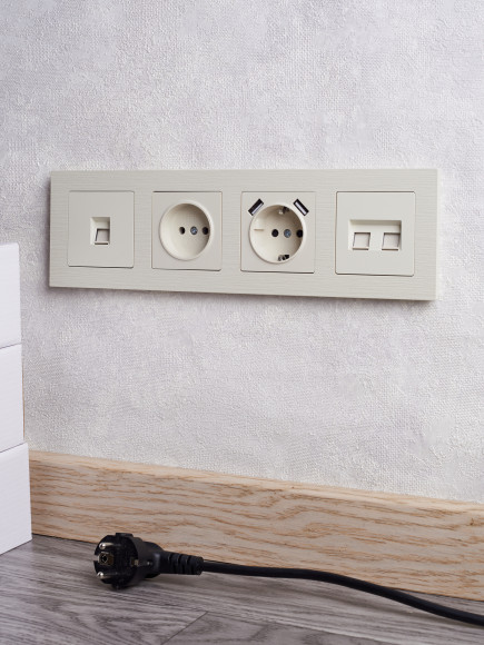 IEK BRITE Рамка 4-местная РУ-4-Бр бежевый рифленый , BR-M42-51-K10