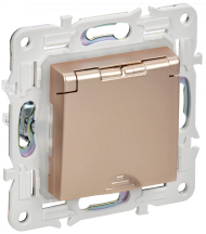 SKANDY Розетка 1-местная с заземлением с защитными шторками и крышкой 16А IP44 SK-R11Sa песочный , SK-R16-16-44-K98