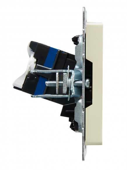 IEK BRITE Розетка компьютерная RJ45 кат.6 РК11-БрКр бежевый , BR-K10-2-K10