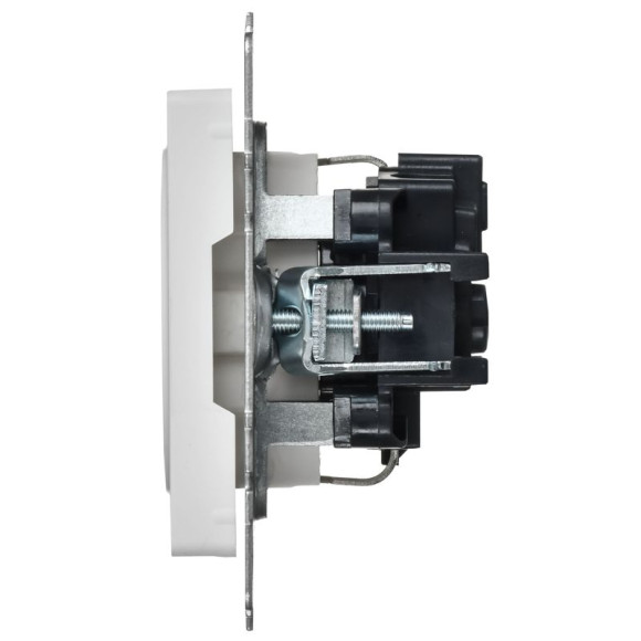 IEK BRITE Розетка 1-местная с заземлением с защитными шторками 16А РС14-1-0-БрАБ арктический белый IEK, BR-R14-16-K91