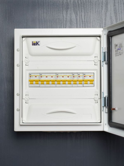 IEK KARAT Автоматический выключатель ВА47-29 3P C 20А 4,5кА IEK, MVA20-3-020-C