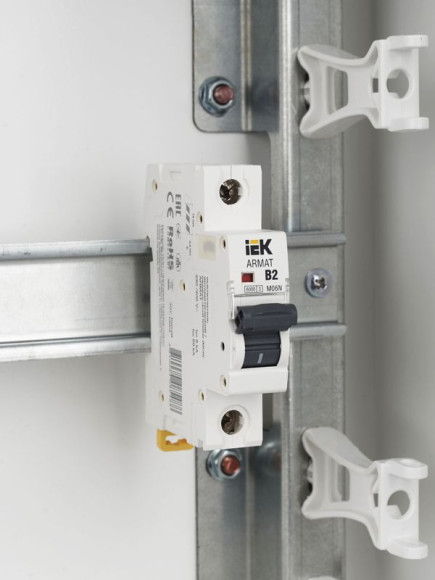 IEK ARMAT Автоматический выключатель M06N 1P B 2А IEK, AR-M06N-1-B002