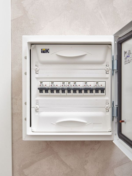IEK ARMAT Автоматический выключатель M10N 1P C 16А IEK, AR-M10N-1-C016