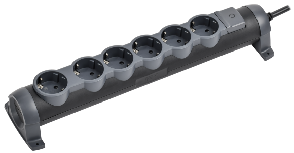 IEK COMFORT Удлинитель У06К 6 мест 2P+PE 1,5м 3х1,5мм2 16А черный IEK, 694609