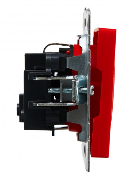 IEK BRITE Розетка 1-местная с заземлением с защитными шторками 16А РС14-1-0-БрК красный , BR-R14-16-K04