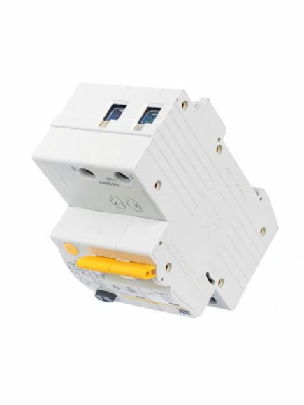 IEK KARAT Дифференциальный автомат АД12 2P 25А 30мА тип AC IEK, MAD10-2-025-C-030