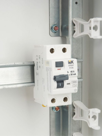IEK ARMAT Выключатель дифференциального тока R10N 2P 40А 30мА тип A IEK, AR-R10N-2-040A030