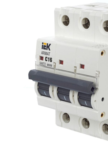 IEK ARMAT Автоматический выключатель M06N 3P C 16А IEK, AR-M06N-3-C016