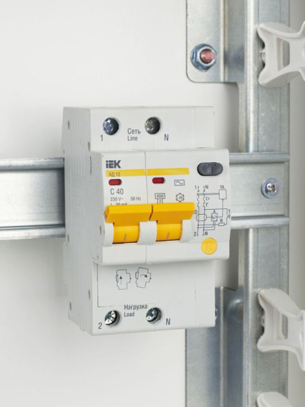 IEK KARAT Дифференциальный автомат АД12 2P 40А 30мА тип AC IEK, MAD10-2-040-C-030