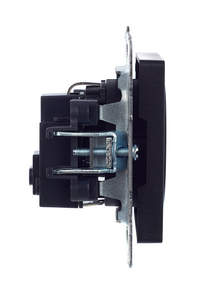 IEK BRITE Розетка 1-местная с заземлением с защитными шторками 16А РС14-1-0-БрЧ черный , BR-R14-16-K02