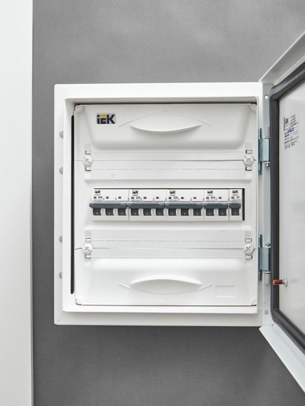 IEK ARMAT Автоматический выключатель M06N 3P C 20А IEK, AR-M06N-3-C020