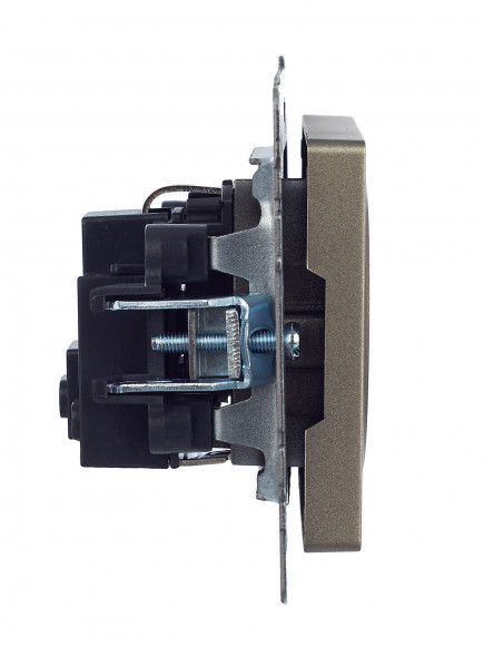 IEK BRITE Розетка 1-местная с заземлением с защитными шторками 16А РС14-1-0-БрШ шампань , BR-R14-16-K37