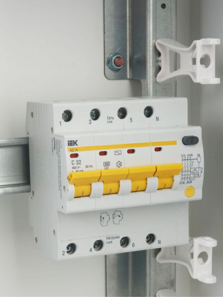 IEK KARAT Дифференциальный автомат АД14 4P 32А 30мА тип AC IEK, MAD10-4-032-C-030