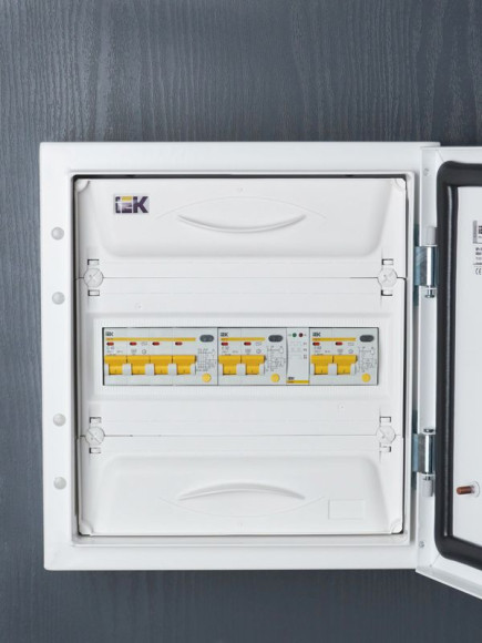 IEK KARAT Дифференциальный автомат АД14 4P 40А 30мА тип AC IEK, MAD10-4-040-C-030