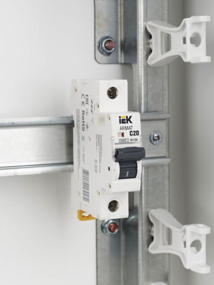 IEK ARMAT Автоматический выключатель M10N 1P C 20А IEK, AR-M10N-1-C020