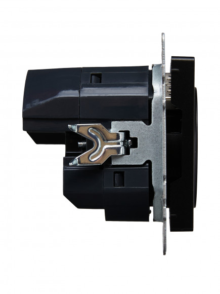 IEK BRITE Розетка 1-местная с заземлением с защитными шторками 16А с USB A+A 5В 2,1А РЮш10-1-БрЧ черный , BR-R14-16-U21-D21-K02