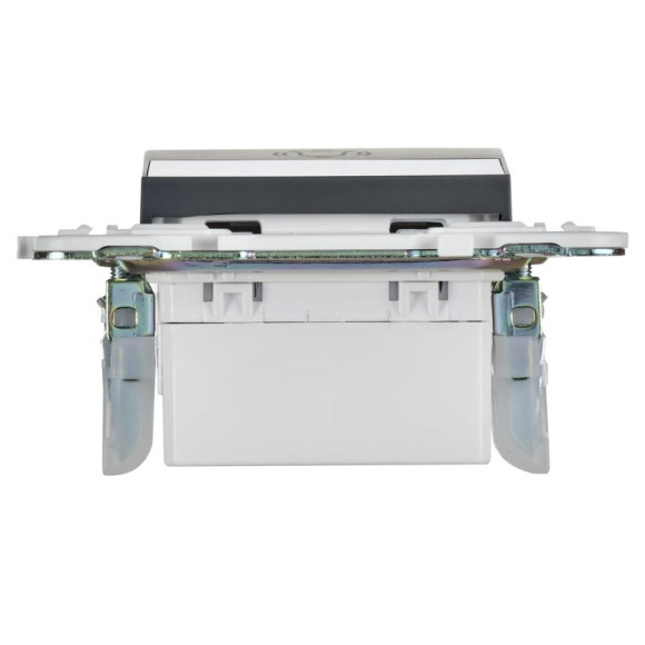 IEK SKANDY Кнопка звонка с индикацией для отелей 10А SK-V17T титан , SK-V14-2-10-K48
