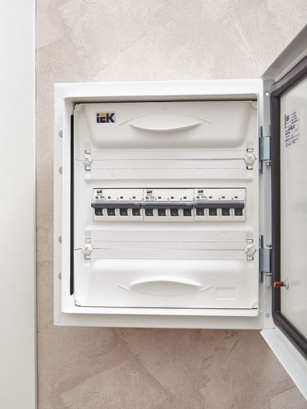 IEK ARMAT Автоматический выключатель M06N 4P C 10А IEK, AR-M06N-4-C010