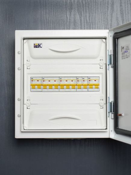 IEK KARAT Автоматический выключатель ВА47-29 3P B 25А 4,5кА IEK, MVA20-3-025-B
