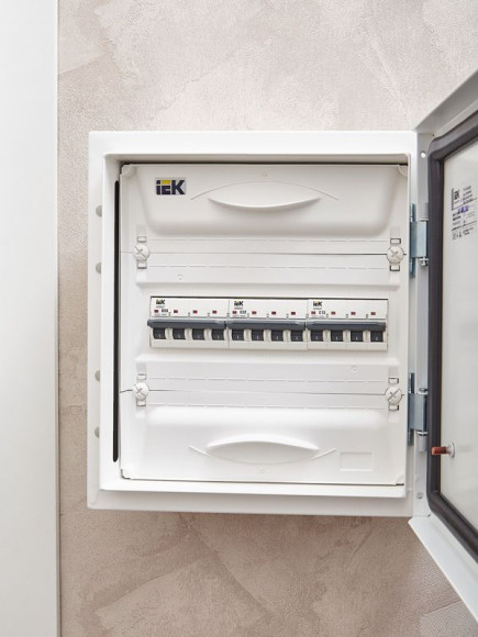IEK ARMAT Автоматический выключатель M06N 4P C 32А IEK, AR-M06N-4-C032