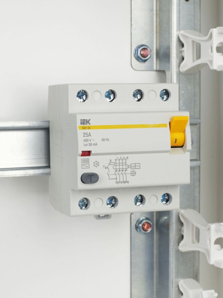 IEK Выключатель дифференциальный (УЗО) ВД1-63 4Р 25А 30мА IEK, MDV10-4-025-030 IEK Выключатель дифференциальный (УЗО) ВД1-63 4Р 25А 30мА IEK, MDV10-4-025-030