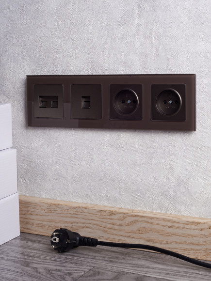 IEK BRITE Рамка 4 -местная РУ-4-2-БрТБ стекло темная бронза , BR-M42-G-K45