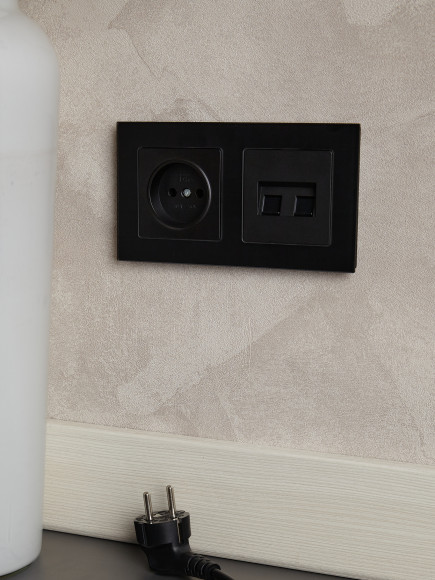 IEK BRITE Рамка 2-местная РУ-2-2-Бр стекло черный матовый , BR-M22-G-31-K02