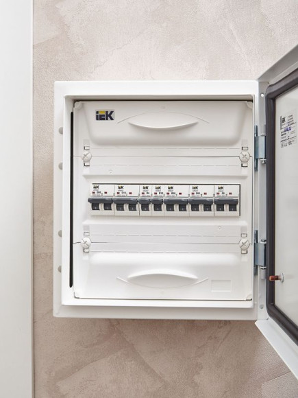 IEK ARMAT Автоматический выключатель M06N 1P D 10А IEK, AR-M06N-1-D010
