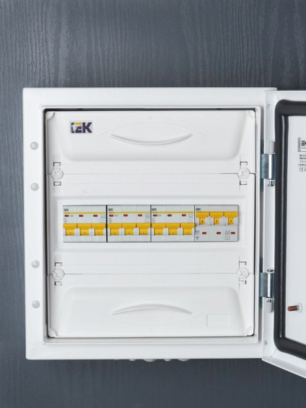 IEK KARAT Автоматический выключатель ВА47-29 3P B 10А 4,5кА IEK, MVA20-3-010-B