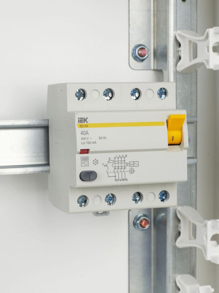 IEK Выключатель дифференциальный (УЗО) ВД1-63 4Р 40А 100мА IEK, MDV10-4-040-100 IEK Выключатель дифференциальный (УЗО) ВД1-63 4Р 40А 100мА IEK, MDV10-4-040-100