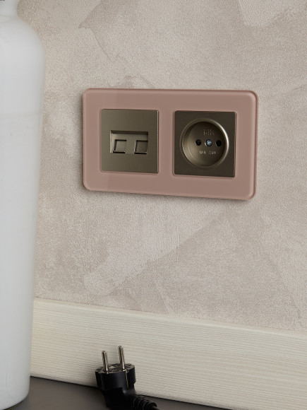 IEK BRITE Рамка 2-местная РУ-2-2-Бр стекло дымчатый RE , BR-M22-G-41-K97