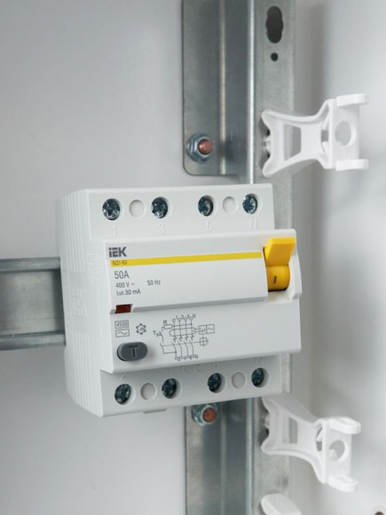 IEK Выключатель дифференциальный (УЗО) ВД1-63 4Р 50А 30мА IEK, MDV10-4-050-030 IEK Выключатель дифференциальный (УЗО) ВД1-63 4Р 50А 30мА IEK, MDV10-4-050-030