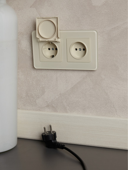 IEK BRITE Рамка 2-местная РУ-2-2-Бр стекло песчаный RE , BR-M22-G-41-K98