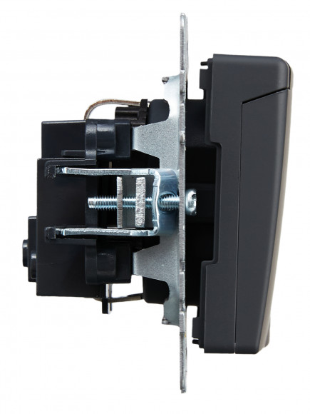 IEK BRITE Розетка 1-местная с заземлением с защитными шторками и крышкой 16А IP20 РСбш10-3-БрГ графит , BR-R16-16-K53