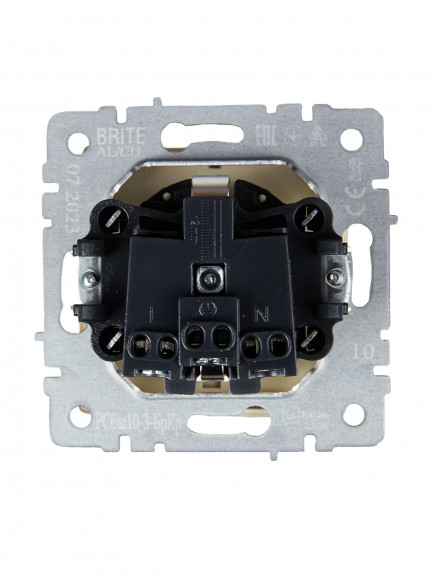IEK BRITE Розетка 1-местная с заземлением с защитными шторками и крышкой 16А IP20 РСбш10-3-БрКр бежевый , BR-R16-16-K10