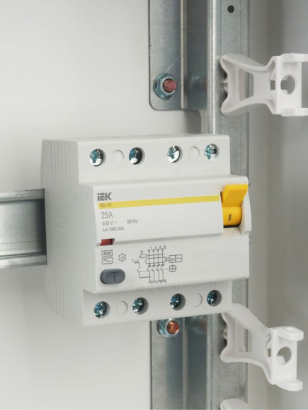 IEK Выключатель дифференциальный (УЗО) ВД1-63 4Р 25А 300мА IEK, MDV10-4-025-300