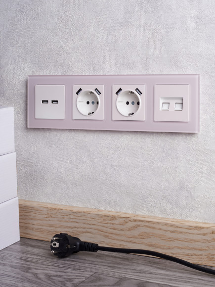 IEK BRITE Рамка 4-местная РУ-4-2-Бр стекло розовый матовый , BR-M42-G-31-K14