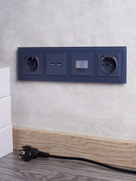 IEK BRITE Рамка 4-местная РУ-4-2-Бр стекло маренго матовый , BR-M42-G-31-K35