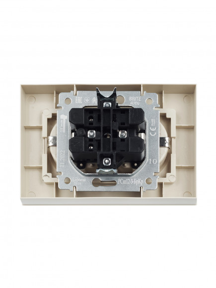 IEK BRITE Розетка 2-местная с заземлением с защитными шторками 16А в сборе РСш12-3-БрКр бежевый , BR-R24-16-K10-F