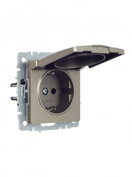 IEK BRITE Розетка 1-местная с заземлением с защитными шторками и крышкой 16А IP44 РСбш10-3-44-БрШ шампань , BR-R16-16-44-K37