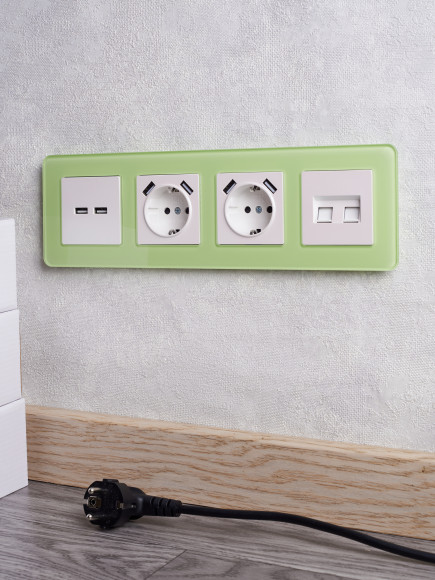 IEK BRITE Рамка 4-местная РУ-4-2-Бр стекло эко грин RE , BR-M42-G-41-K06