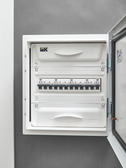 IEK ARMAT Автоматический выключатель M06N 3P D 1А IEK, AR-M06N-3-D001 IEK ARMAT Автоматический выключатель M06N 3P D 1А IEK, AR-M06N-3-D001