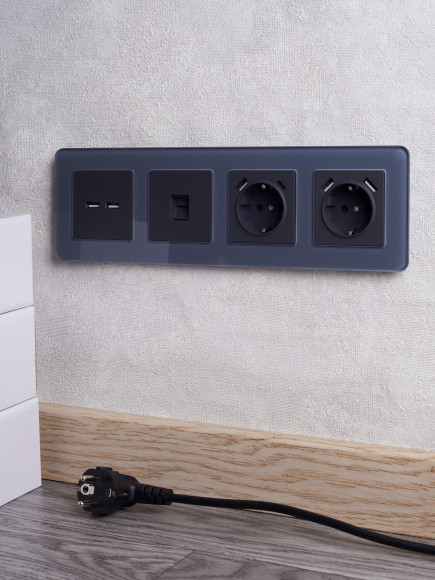 IEK BRITE Рамка 4-местная РУ-4-2-Бр стекло графит RE , BR-M42-G-41-K53